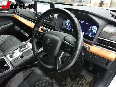 Mitsubishi OUTLANDER PHEV  с аукциона в Японии