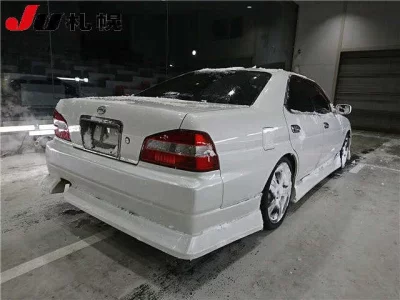 Nissan LAUREL