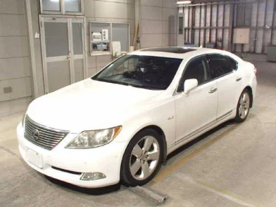 Lexus LS  с аукциона в Японии