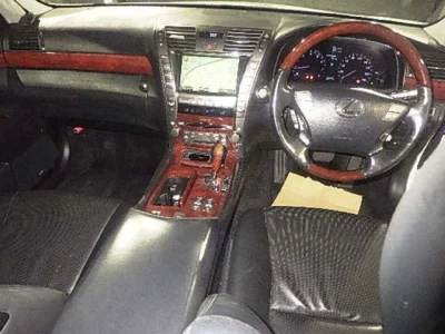 Lexus LS  с аукциона в Японии