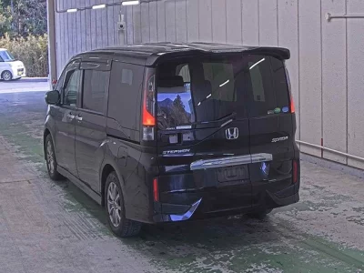 Honda STEP WAGON  с аукциона в Японии