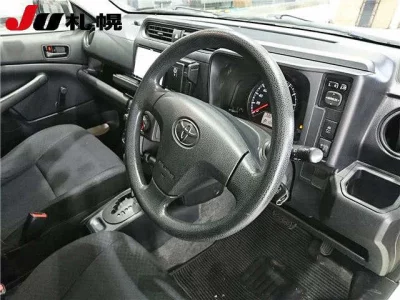 Toyota SUCCEED  с аукциона в Японии