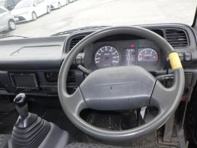 Isuzu ELF  с аукциона в Японии