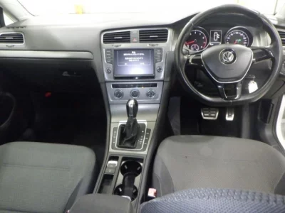 Volkswagen GOLF VARIANT