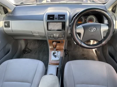 Toyota COROLLA AXIO  с аукциона в Японии