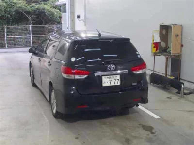 Toyota WISH  с аукциона в Японии
