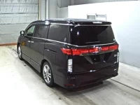 Nissan ELGRAND лот № 2054 оценка 3.5  с аукциона в Японии 1