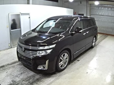 Nissan ELGRAND  с аукциона в Японии