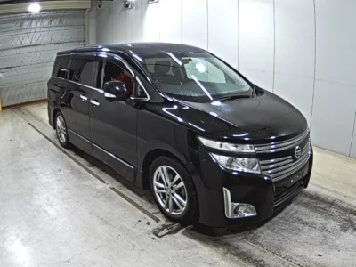 Nissan ELGRAND  с аукциона в Японии