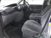 Toyota VOXY лот № 4004 оценка 3.5  с аукциона в Японии 2