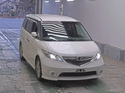 Honda ELYSION  с аукциона в Японии