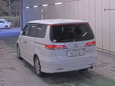 Honda ELYSION  с аукциона в Японии