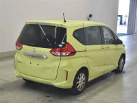 Honda FREED лот № 70096 оценка 3  с аукциона в Японии 4