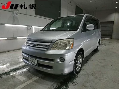 Toyota NOAH  с аукциона в Японии
