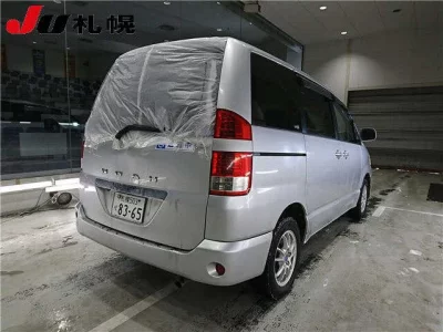 Toyota NOAH  с аукциона в Японии