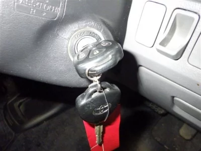 Toyota NOAH  с аукциона в Японии