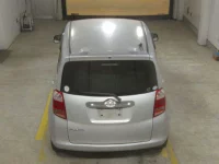 Toyota RACTIS лот № 4102 оценка 3  с аукциона в Японии 5