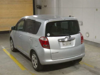 Toyota RACTIS  с аукциона в Японии
