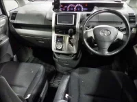 Toyota VOXY лот № 4124 оценка R  с аукциона в Японии 2