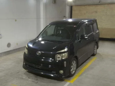 Toyota VOXY  с аукциона в Японии