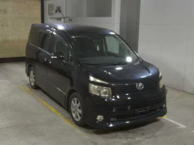 Toyota VOXY  с аукциона в Японии