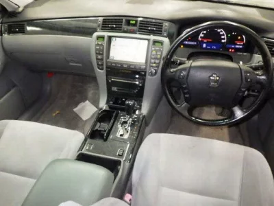 Toyota CROWN  с аукциона в Японии