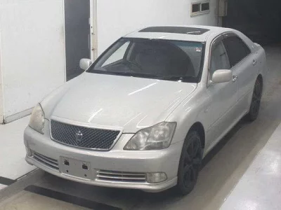 Toyota CROWN  с аукциона в Японии