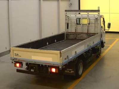 Isuzu ELF  с аукциона в Японии