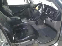 Toyota HILUX SURF лот № 730 оценка R  с аукциона в Японии 3