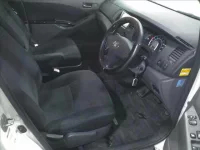 Toyota ISIS лот № 4075 оценка 3.5  с аукциона в Японии 3