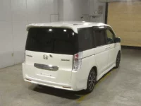 Honda STEP WAGON лот № 4180 оценка 3.5  с аукциона в Японии 4