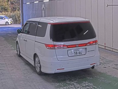 Honda ELYSION  с аукциона в Японии