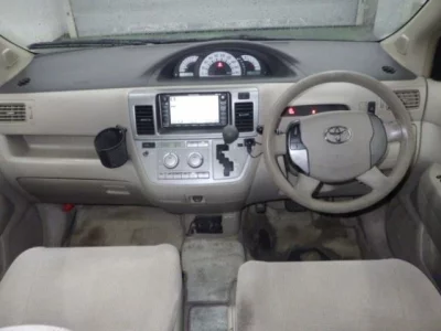 Toyota RAUM  с аукциона в Японии