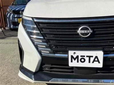 Nissan SERENA  с аукциона в Японии