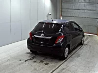 Toyota VITZ лот № 2205 оценка 3.5  с аукциона в Японии 4