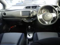 Toyota VITZ лот № 2205 оценка 3.5  с аукциона в Японии 2