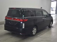 Nissan ELGRAND лот № 70140 оценка 3.5  с аукциона в Японии 4