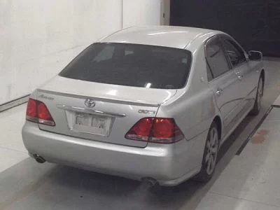 Toyota CROWN  с аукциона в Японии