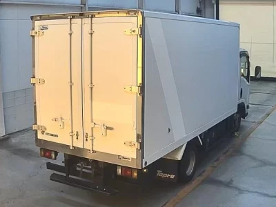 Isuzu ELF  с аукциона в Японии