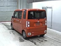 Daihatsu WAKE лот № 2217 оценка 3.5  с аукциона в Японии 1