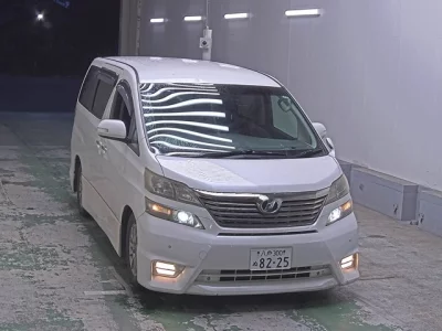 Toyota VELLFIRE  с аукциона в Японии