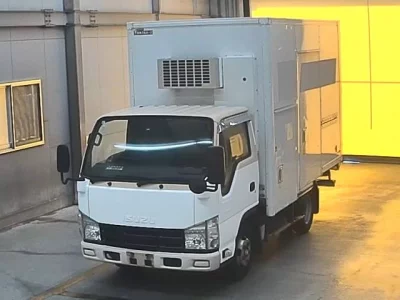 Isuzu ELF  с аукциона в Японии