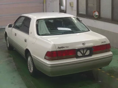 Toyota CROWN  с аукциона в Японии