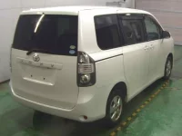 Toyota VOXY лот № 183 оценка R  с аукциона в Японии 6