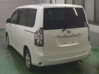 Toyota VOXY лот № 183 оценка R  с аукциона в Японии 1