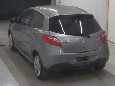 Mazda DEMIO  с аукциона в Японии