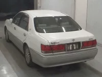 Toyota CROWN лот № 5141 оценка 3  с аукциона в Японии 1