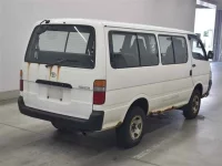 Toyota HIACE лот № 10077 оценка R  с аукциона в Японии 4