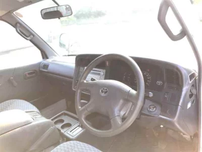Toyota HIACE  с аукциона в Японии