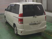Toyota NOAH лот № 203 оценка R  с аукциона в Японии 1
